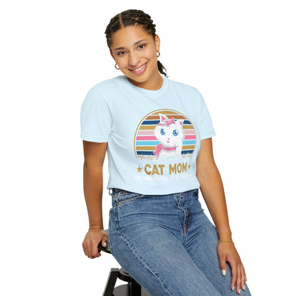 Cat Mom - T-Shirt