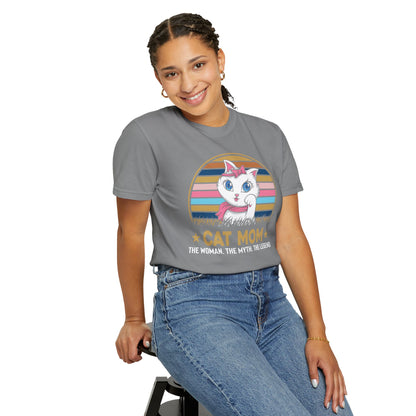 Cat Mom - T-Shirt