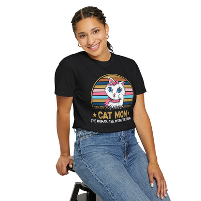Cat Mom - T-Shirt