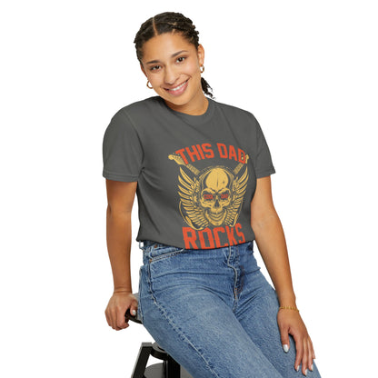 This Dad Rocks Dad - T-Shirt